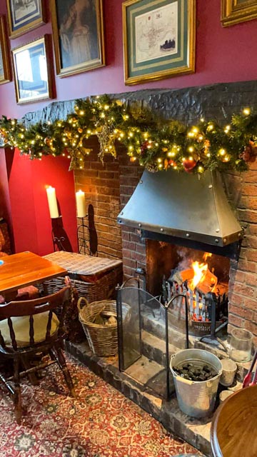 Sunday Roast Dinner and Pub Food in Thornton Hough, Wirral  - Sunday Lunch Wirral Pub Wirral Restaurant Wirral Wirral Pub Thornton Hough Restaurant Thornton Hough Sunday Lunch Thornton Hough